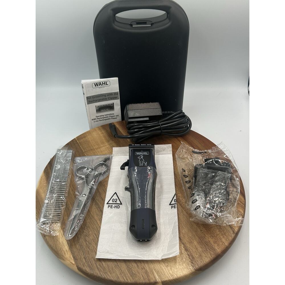 Wahl Rechargeable Pet Grooming Clipper Kit Model 2241 w/ Case Charger Scissors